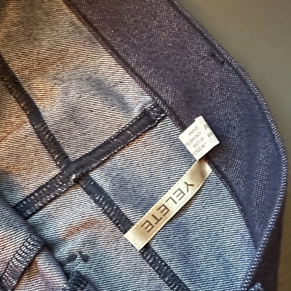 Yelete Women's Dark Blue Capri Jeans - Picture 2 of 6